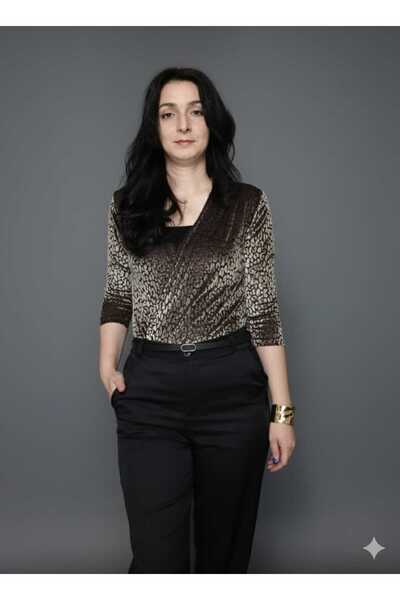 Roosbutik Leopar Desenli Kruvaze Yaka Vizon Kadife Bluz
