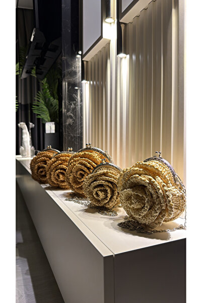 WOMANBAG METAL KLİPSLİ VİNTAGE HASIR TASARIM GÜL ÇANTA 15x15cm KREM RENK