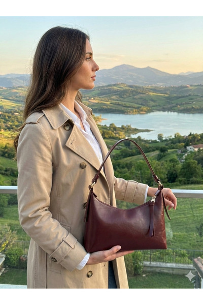 Sheem Women's Hand and Shoulder Bag with Edge Detail