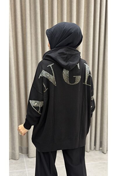 Tığ Triko ARKASI TAŞ YAZI BASKILI KAPİŞONLU BLUZ