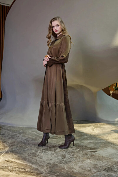 MissWhence فستان حرير كوبرا منقوش من الخلف باللون الأخضر 38827