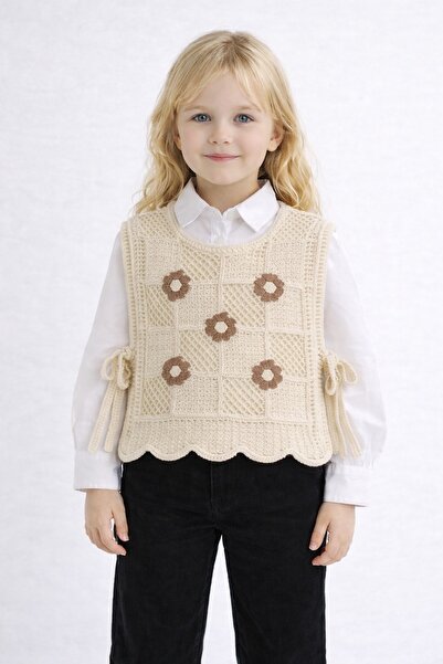 Store Yandan Bağlamalı Kare Motifli Çiçekli Örme Süveter