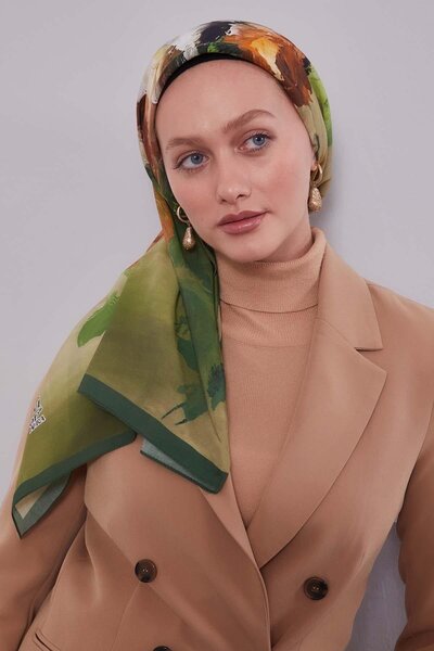 Levidor Red Green Branch Flower Aura Scarf