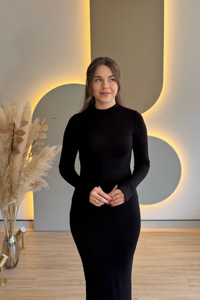 Aventien Basic Black Long Dress with Finger Slits