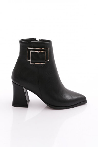 DGN 25202 Women's Buckle Heeled Boots