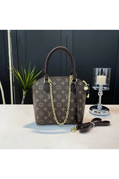 My first response First-class replica bag with all its accessories