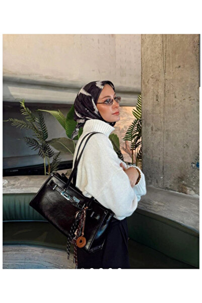 Levidor Metal kilit charmlı omuz çantası