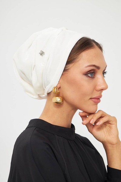 ladrans Kadife Önü Düz Dolgulu Bone