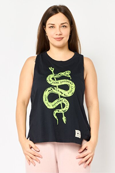 Under Armour Women Loose Fit Sleeveless Outdoor Top, Black