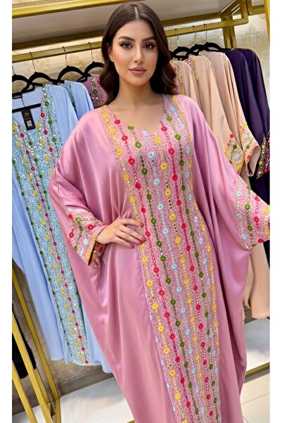 ONE WAY FASHION A dress with a soft and luxurious design