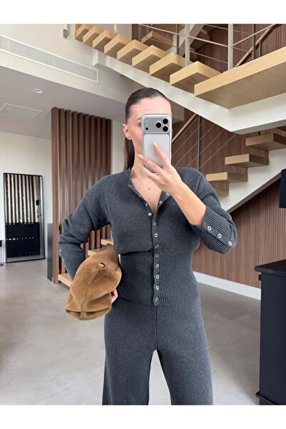 BB Bensu Buyruk Belden Oturtmali Çitçit Detayli Tri̇ko Takim