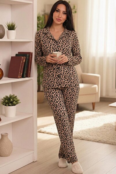 Niket Life Women's Leopard Print Button Front Long Sleeve Six Length Suede Pajama Set