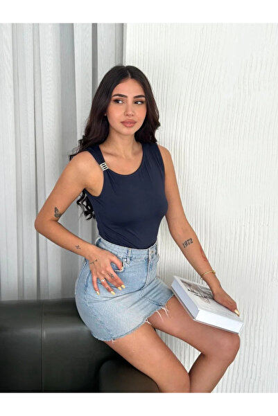 BLACK MODBLACK Osy Modal Soft Textured Fabric Circular Necklace Women's Zero Sleeve Blouse with Shoulder Buckle Accessory Detail - L