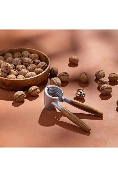 Emsan Rustic Walnut Cracker