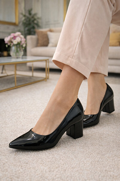 Firibu Women's Black Matte Stiletto Pointed Toe Gold Accessory Detailed 5 cm ...