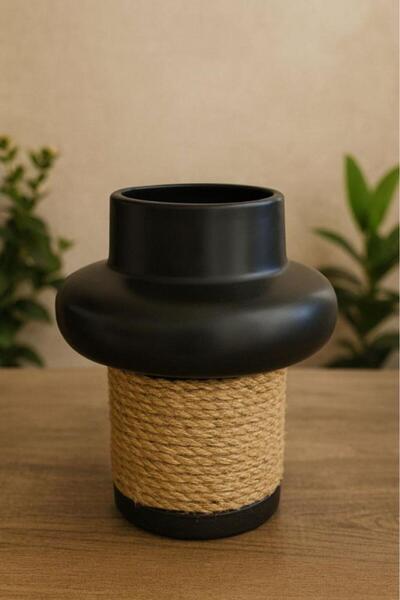 Oss elhetraf Modern decorative vase, matte black – design with a rope base