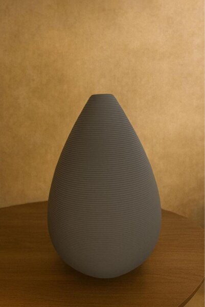 Oss elhetraf Modern gray decorative vase – teardrop design with a striped sur...