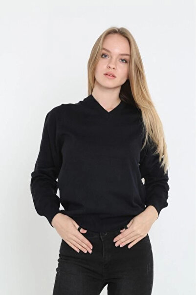DGSTYL3 Long Sleeve V-Neck Knit Sweater - Black