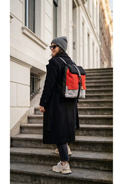 Ayşe Teyze'nin Çantaları حقيبة ظهر نسائية سوداء منقوشة باللون الأحمر - حزام قابل للتعديل، متعددة الأقسام، حقيبة نباتية مصنوعة يدويًا