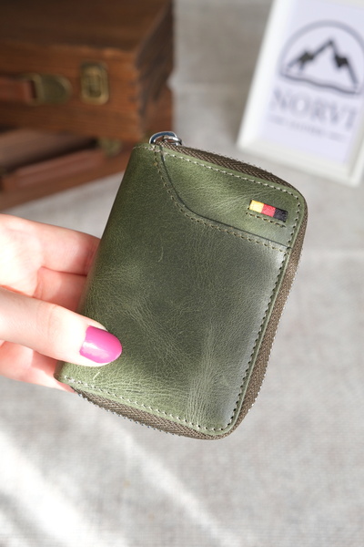 Norvi Leather Small Leather Card Holder with Zippered Accordion Compartment 1265