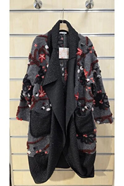 Marjinal Kadın Ovel Çiçek Kabartmalı Keçe Kaban