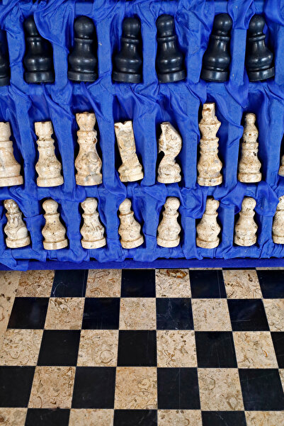 taru pasaj Premium Natural Stone Chess Set 20X20 cm – Black Onyx, Fossil Stone, Gift Boxed