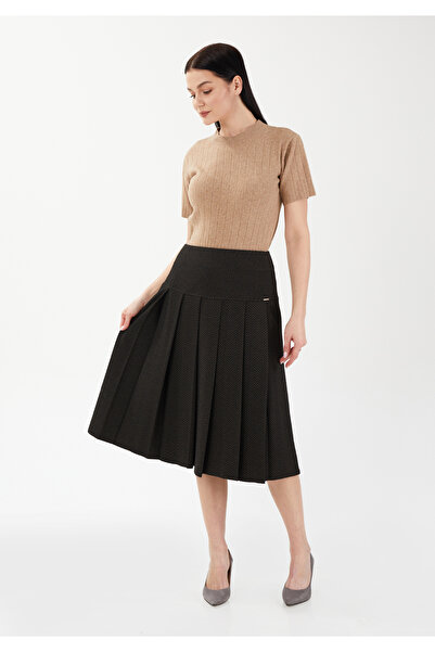 Guzella Midi Length Pleated Knitted Skirt with Wide Corset