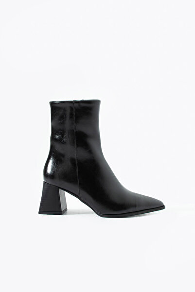 Sira Official Rosa Black Rustic Pointed Toe Heeled Boots