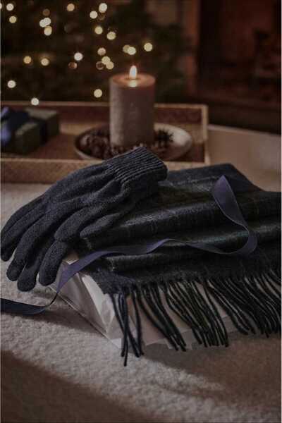 Barbour Tartan gift set, Scarf and gloves, ONE SIZE, packaged in premium branded box