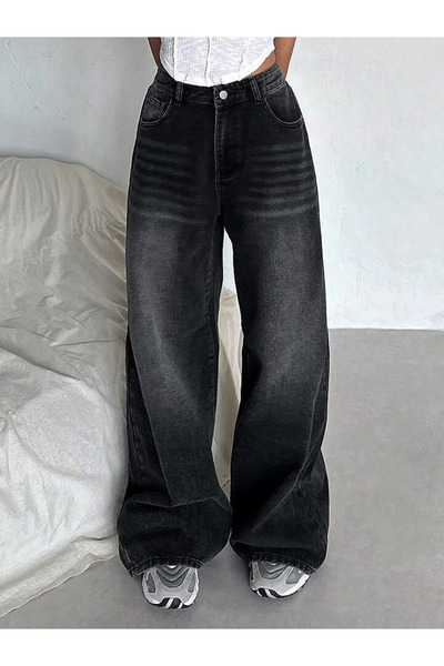 8line Baggy Black Retro Washed Jeans