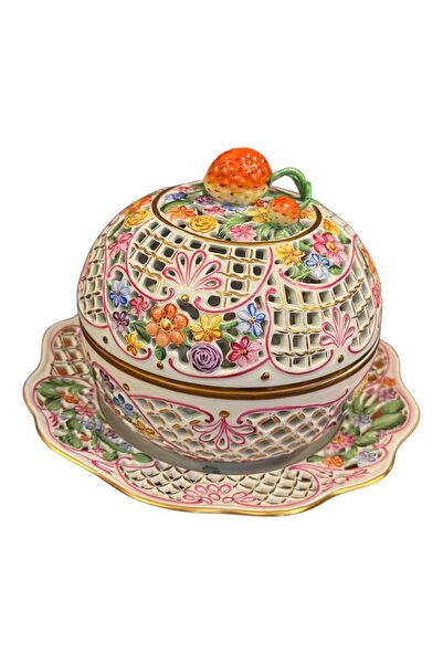 tayfuntufan antika koleksiyon Herend Macaria Hand-Painted Porcelain Presentation Bowl with Openwork Craftsmanship and Strawberry Lid – Original