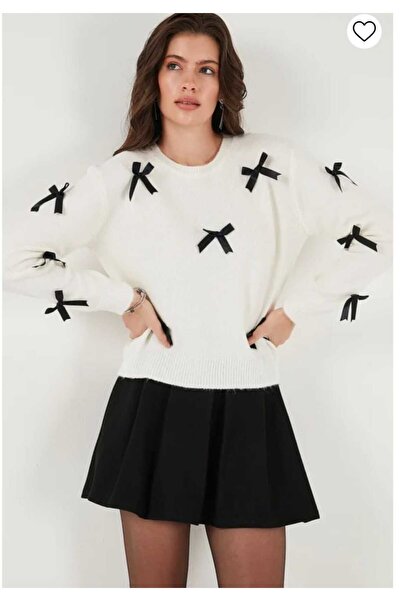 LAVRE KADIN BEYAZ FİYONKDETAYLI TRİKO KAZAK