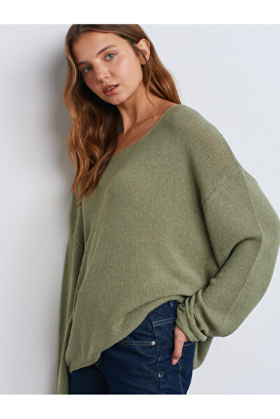 VETTA Oval Collar Soft Textured Knitwear Sweater