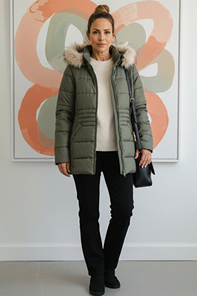 Rain and River معطف كبير الحجم مقاوم للبرد بغطاء رأس قابل للنفخ