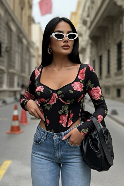 oshebu Women's Rose Printed Snap Bodysuit