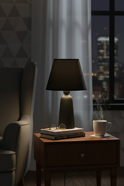 Lambazade Zümzade Model Siyah Ahşap Gövdeli Siyah Başlık Abajur