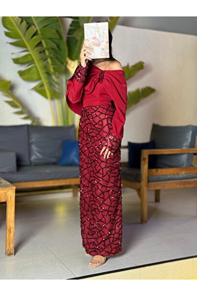 Generic Elegant long burgundy evening dress