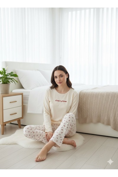 İpek Women's Long Sleeve Crew Neck Cherry Pattern Pajama Set