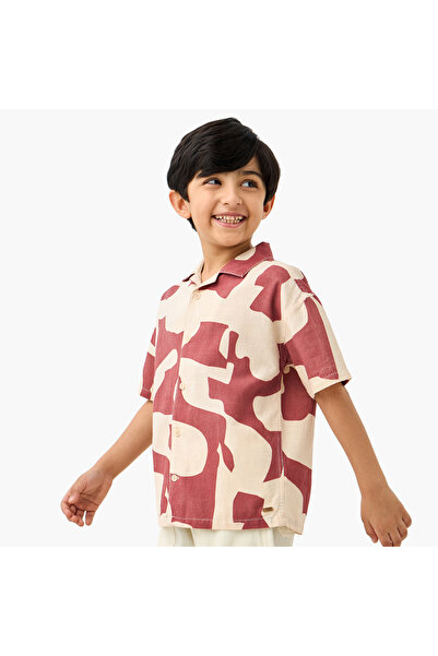 ELIGO قميص بياقة معسكر مطبوعة بالكامل وأكمام قصيرة