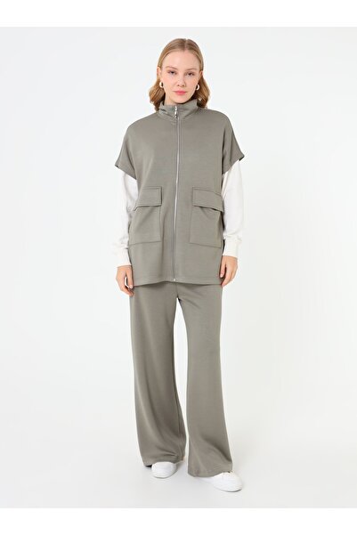 Benin Set vestă și pantaloni cu textura moale și detaliu de buzunar - kaki -