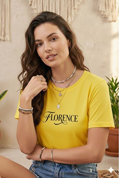 BW Bravely Wear تي شيرت نسائي أساسي برقبة دائرية من فلورنس مطبوع