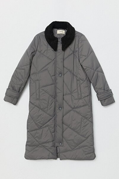 Nihan Peluş Yakalı Kapitone Kaban Füme