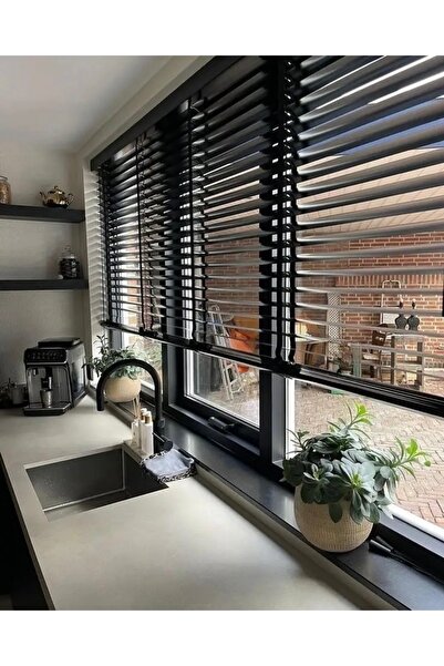 Home Siyah 50 mm Ahşap Jaluzi Perde – Doğal Dokunuş, Büyük Etki