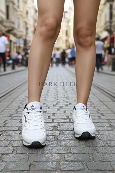 Dark Heel حذاء رياضي نسائي أبيض وأسود يومي برباط، مريح وناعم للمشي والرياضة