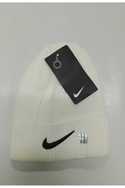 Nike Unisex hat with embroidered logo