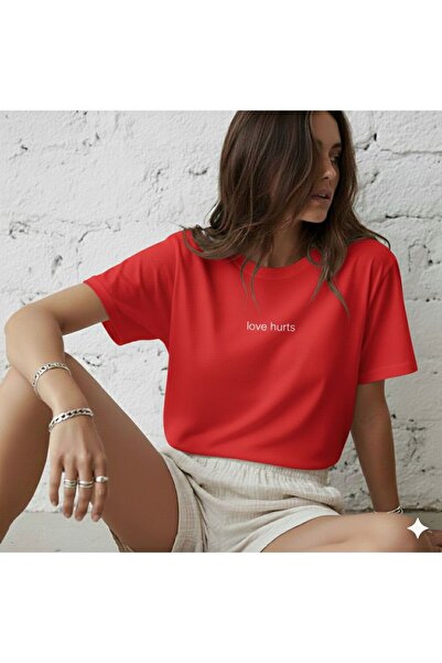 BW Bravely Wear Γυναικείο μπλουζάκι με στάμπα Love Hurts, βασικό με λαιμόκοψη...