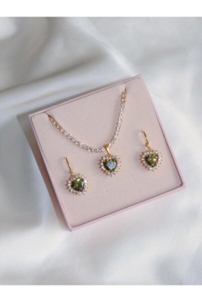 Reorah Collection Royal Heart Choker Necklace and Earring Set - Gold Color