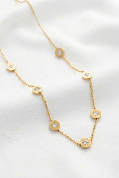 özgül takı ve tasarım قلادة نسائية من الفولاذ المقاوم للصدأ بلون ذهبي مع أحجا...