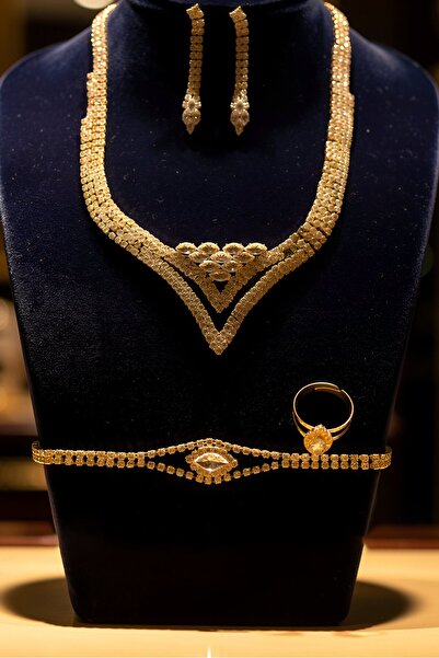 TAKIŞTIR Altın Renk Taş Detaylı 4'lü Abiye Set