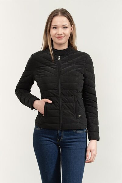 Guess New Vona Quilted Regular Fit Crew Neck Logo Coat W5Yl13Whdq0 Coat W5Yl1...